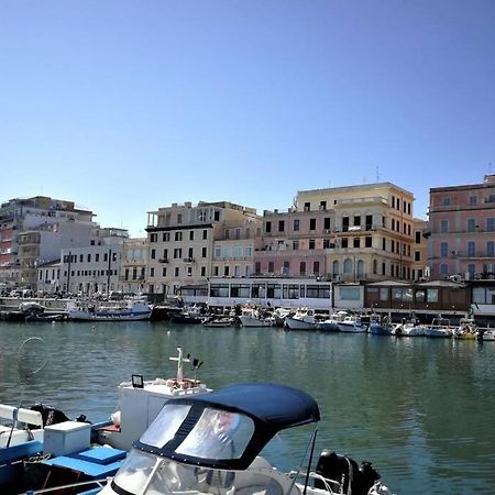 Christy Suite Elegante Appartamento Nel Centro Storico Di Anzio Bagian luar foto