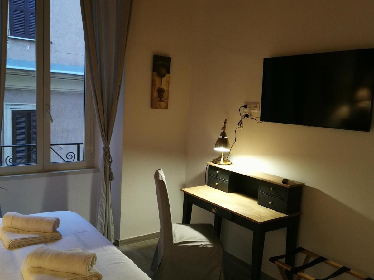Christy Suite Elegante Appartamento Nel Centro Storico Di Anzio Bagian luar foto